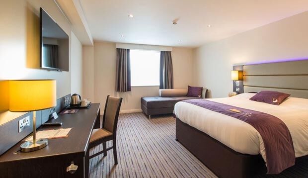 Premier Inn Мелтън Моубрей Екстериор снимка